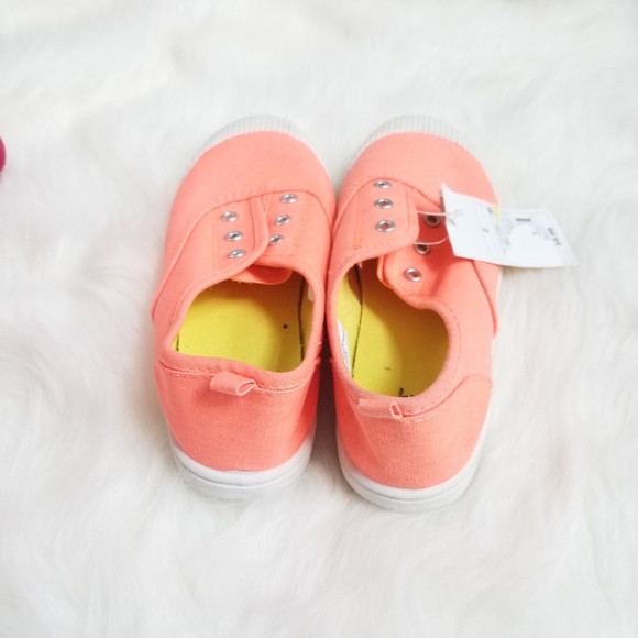 2/$10💐 Cat and Jack Girl's Canvas Slip on Sneaker - Picture 3 of 4